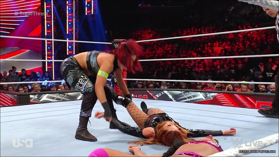 WWE_Monday_Night_Raw_2023_02_13_720p_HDTV_x264-NWCHD_mp4_007923587.jpg