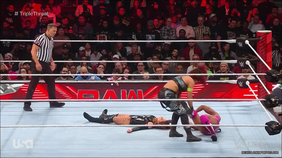 WWE_Monday_Night_Raw_2023_02_13_720p_HDTV_x264-NWCHD_mp4_007927190.jpg