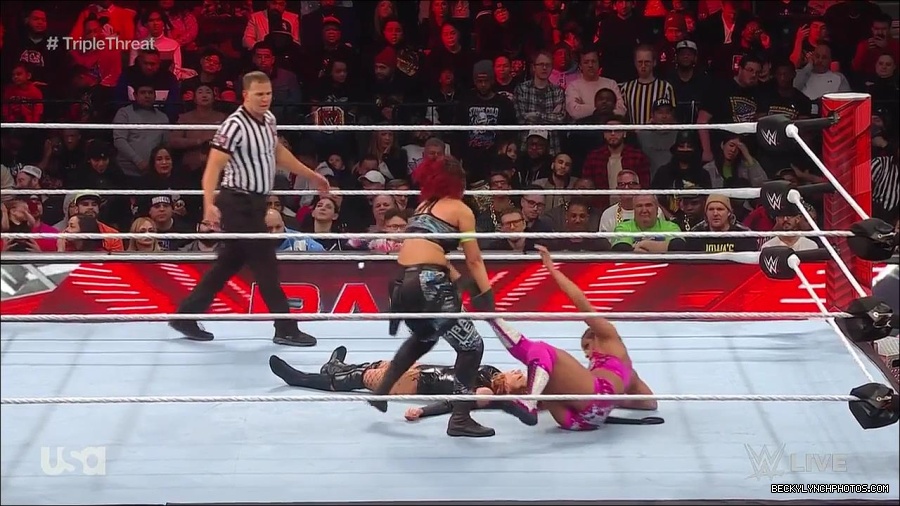 WWE_Monday_Night_Raw_2023_02_13_720p_HDTV_x264-NWCHD_mp4_007927991.jpg