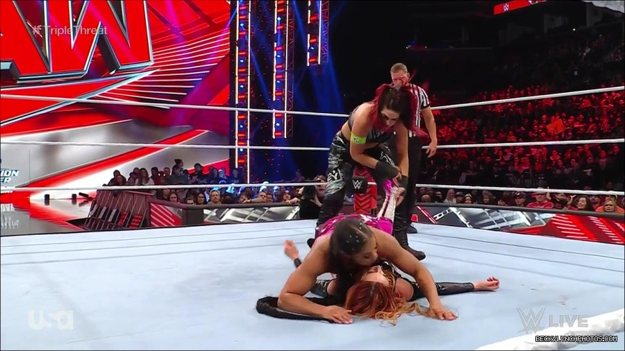 WWE_Monday_Night_Raw_2023_02_13_720p_HDTV_x264-NWCHD_mp4_007930794.jpg
