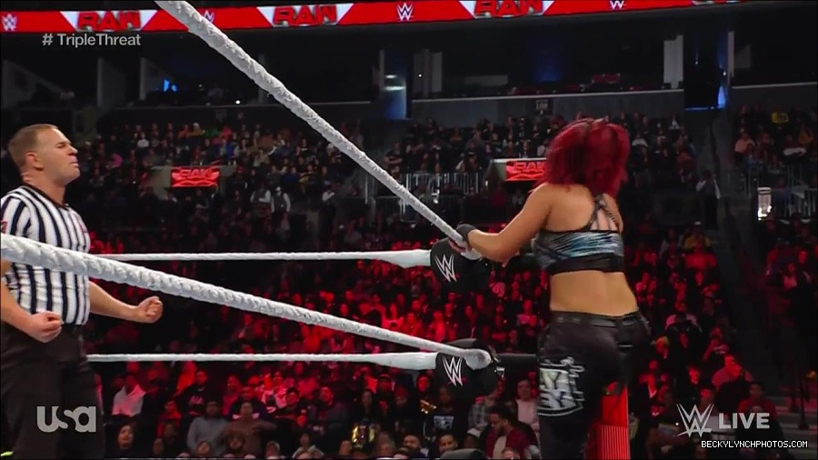 WWE_Monday_Night_Raw_2023_02_13_720p_HDTV_x264-NWCHD_mp4_007936400.jpg
