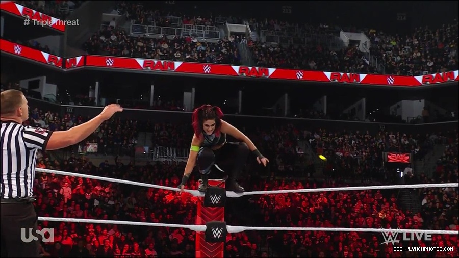 WWE_Monday_Night_Raw_2023_02_13_720p_HDTV_x264-NWCHD_mp4_007942005.jpg