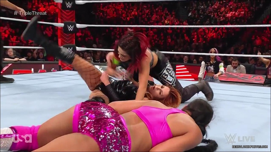 WWE_Monday_Night_Raw_2023_02_13_720p_HDTV_x264-NWCHD_mp4_007947210.jpg
