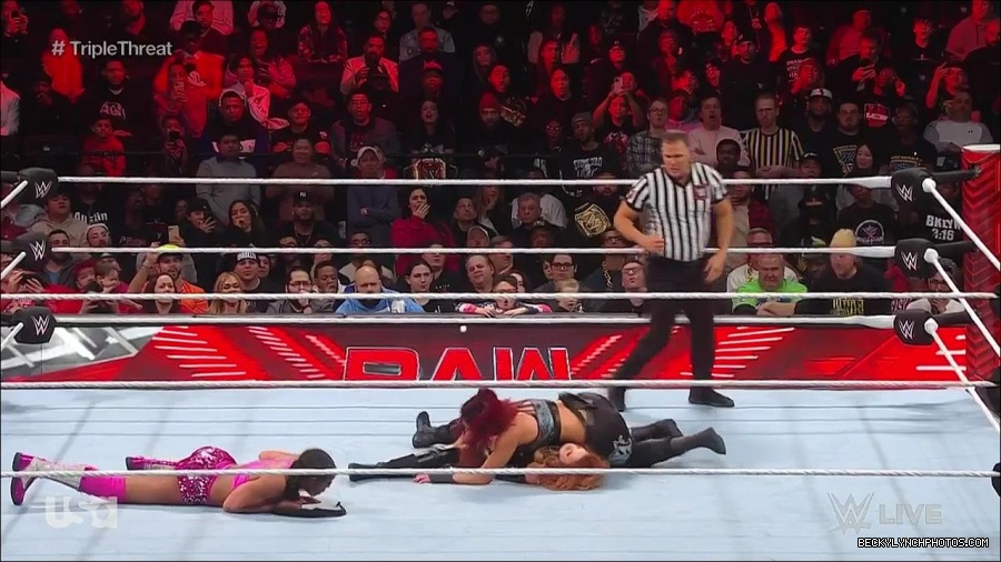 WWE_Monday_Night_Raw_2023_02_13_720p_HDTV_x264-NWCHD_mp4_007947611.jpg