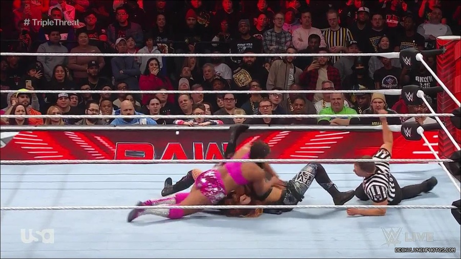 WWE_Monday_Night_Raw_2023_02_13_720p_HDTV_x264-NWCHD_mp4_007950013.jpg