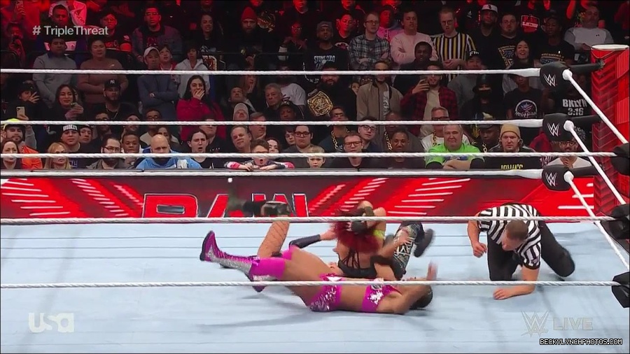 WWE_Monday_Night_Raw_2023_02_13_720p_HDTV_x264-NWCHD_mp4_007950414.jpg