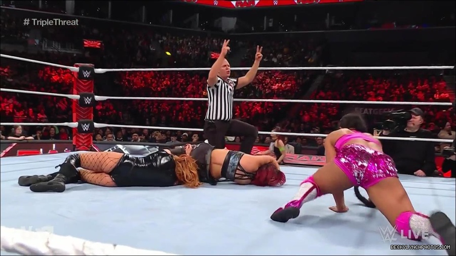 WWE_Monday_Night_Raw_2023_02_13_720p_HDTV_x264-NWCHD_mp4_007951615.jpg