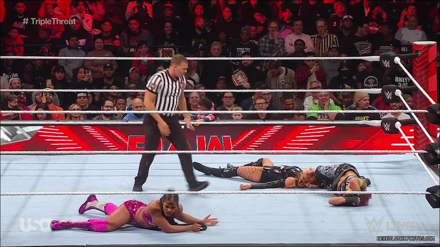 WWE_Monday_Night_Raw_2023_02_13_720p_HDTV_x264-NWCHD_mp4_007956019.jpg