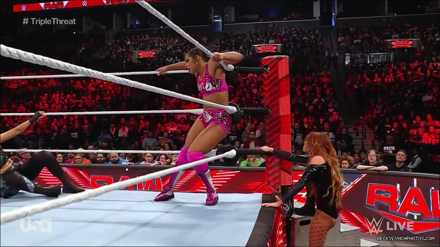 WWE_Monday_Night_Raw_2023_02_13_720p_HDTV_x264-NWCHD_mp4_008032896.jpg