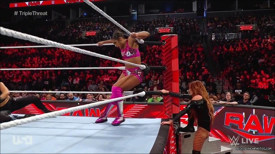 WWE_Monday_Night_Raw_2023_02_13_720p_HDTV_x264-NWCHD_mp4_008033296.jpg