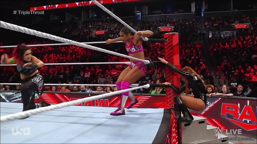 WWE_Monday_Night_Raw_2023_02_13_720p_HDTV_x264-NWCHD_mp4_008034097.jpg