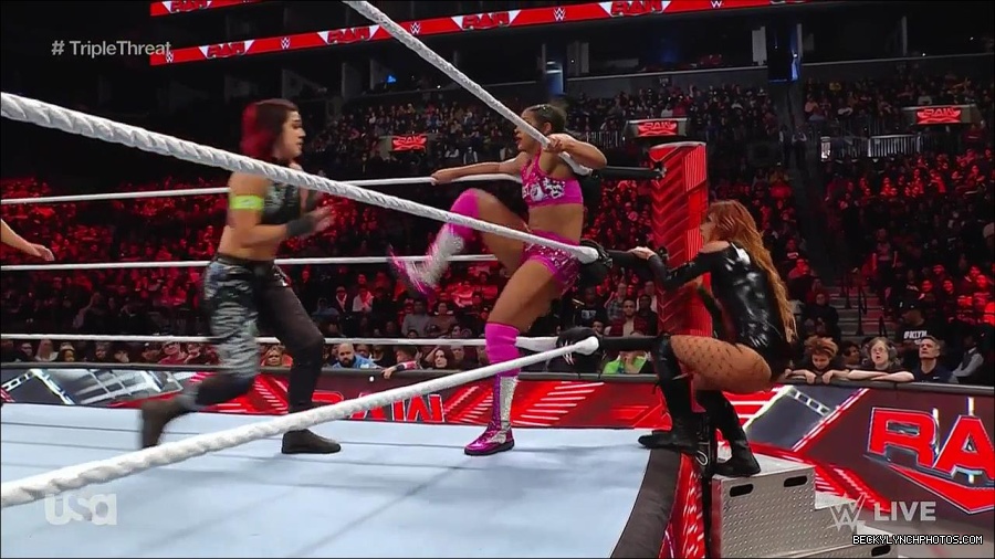 WWE_Monday_Night_Raw_2023_02_13_720p_HDTV_x264-NWCHD_mp4_008034898.jpg