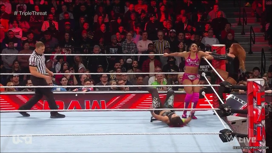 WWE_Monday_Night_Raw_2023_02_13_720p_HDTV_x264-NWCHD_mp4_008035699.jpg