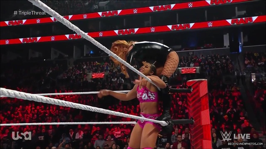 WWE_Monday_Night_Raw_2023_02_13_720p_HDTV_x264-NWCHD_mp4_008038101.jpg