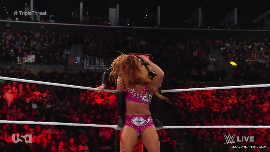 WWE_Monday_Night_Raw_2023_02_13_720p_HDTV_x264-NWCHD_mp4_008040504.jpg