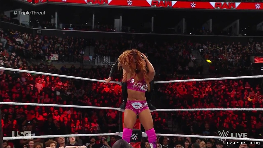 WWE_Monday_Night_Raw_2023_02_13_720p_HDTV_x264-NWCHD_mp4_008041304.jpg
