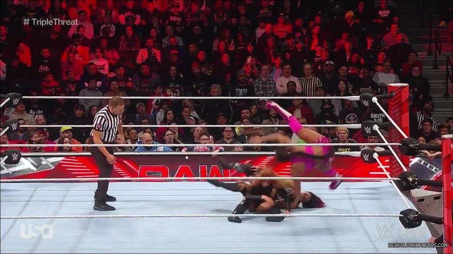 WWE_Monday_Night_Raw_2023_02_13_720p_HDTV_x264-NWCHD_mp4_008043707.jpg