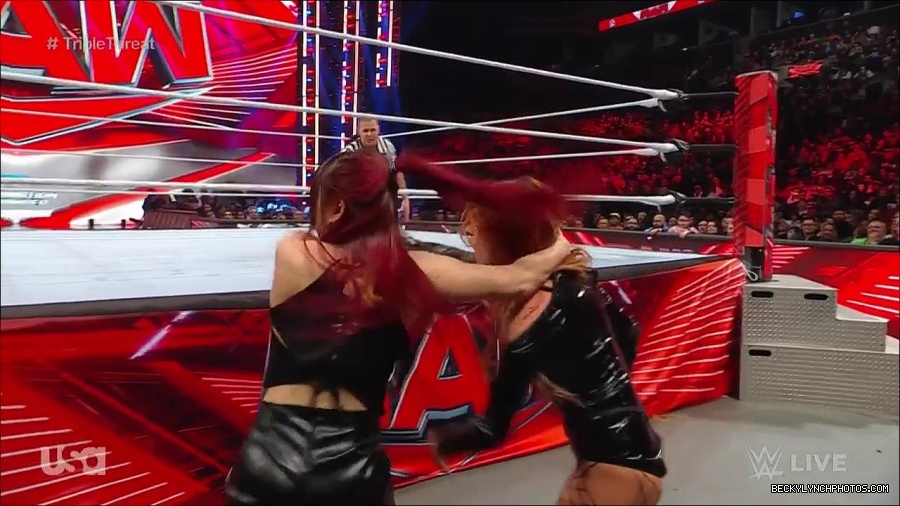 WWE_Monday_Night_Raw_2023_02_13_720p_HDTV_x264-NWCHD_mp4_008058121.jpg