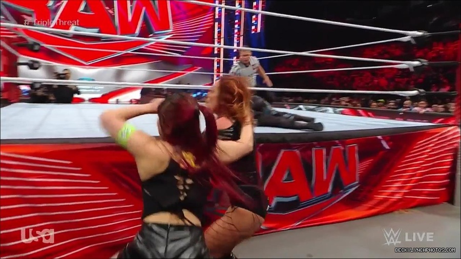 WWE_Monday_Night_Raw_2023_02_13_720p_HDTV_x264-NWCHD_mp4_008058522.jpg