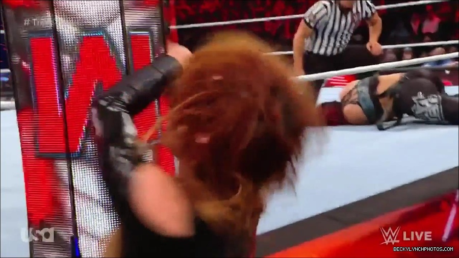 WWE_Monday_Night_Raw_2023_02_13_720p_HDTV_x264-NWCHD_mp4_008059322.jpg