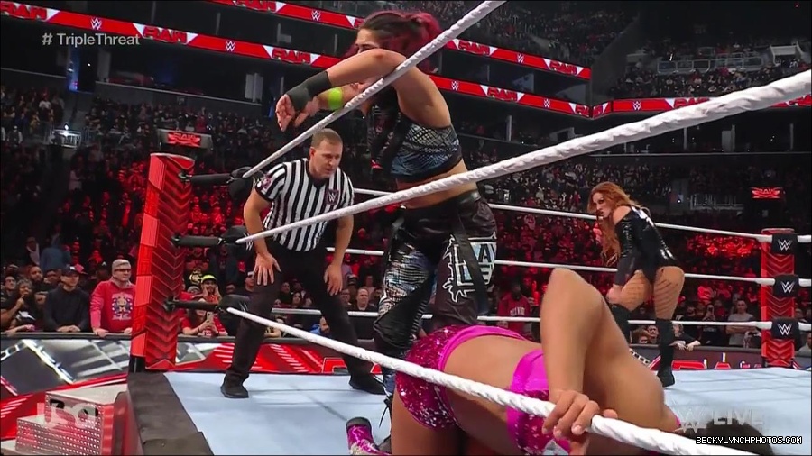 WWE_Monday_Night_Raw_2023_02_13_720p_HDTV_x264-NWCHD_mp4_008207470.jpg