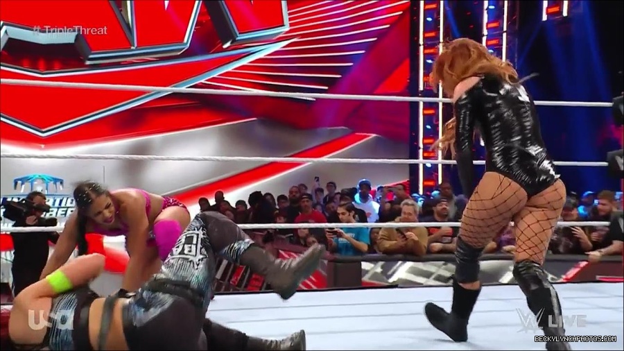 WWE_Monday_Night_Raw_2023_02_13_720p_HDTV_x264-NWCHD_mp4_008210273.jpg