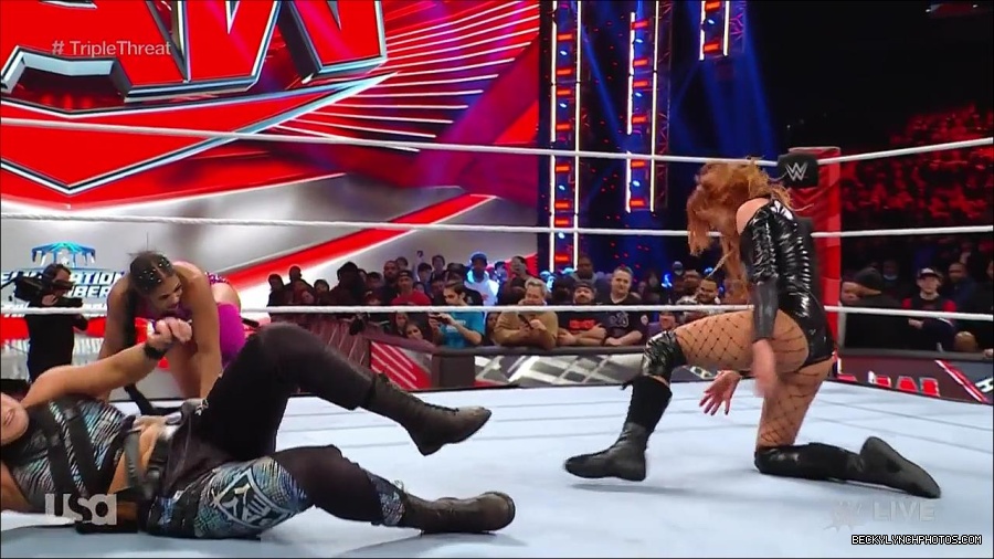 WWE_Monday_Night_Raw_2023_02_13_720p_HDTV_x264-NWCHD_mp4_008211074.jpg
