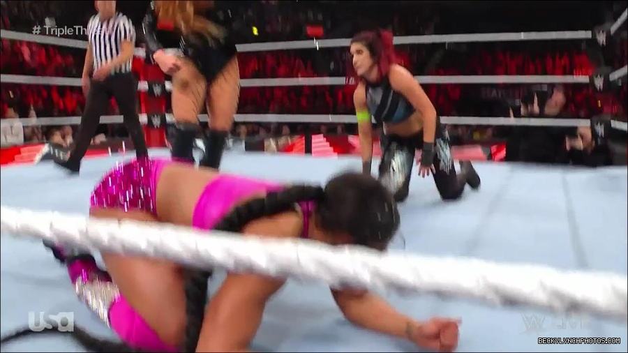 WWE_Monday_Night_Raw_2023_02_13_720p_HDTV_x264-NWCHD_mp4_008215478.jpg