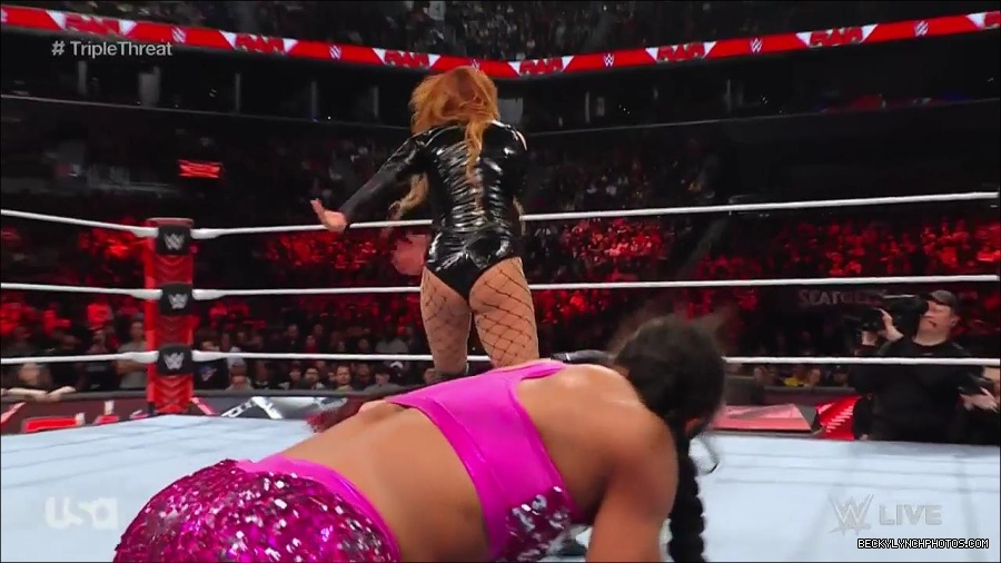 WWE_Monday_Night_Raw_2023_02_13_720p_HDTV_x264-NWCHD_mp4_008221484.jpg