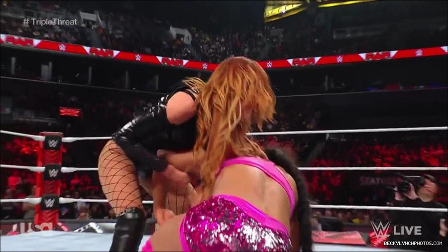 WWE_Monday_Night_Raw_2023_02_13_720p_HDTV_x264-NWCHD_mp4_008227490.jpg