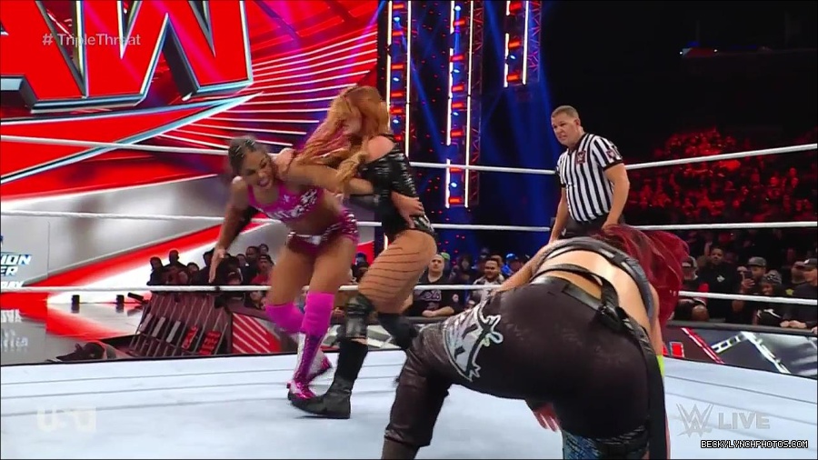 WWE_Monday_Night_Raw_2023_02_13_720p_HDTV_x264-NWCHD_mp4_008231094.jpg