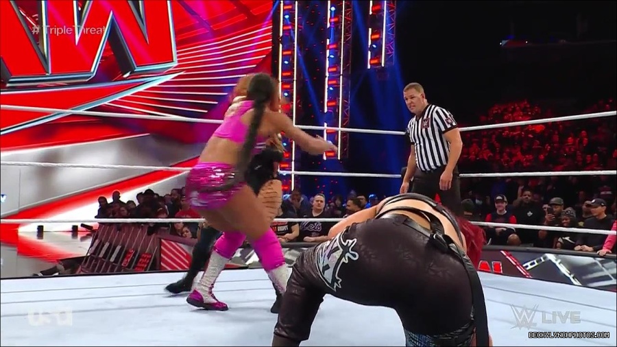 WWE_Monday_Night_Raw_2023_02_13_720p_HDTV_x264-NWCHD_mp4_008231595.jpg