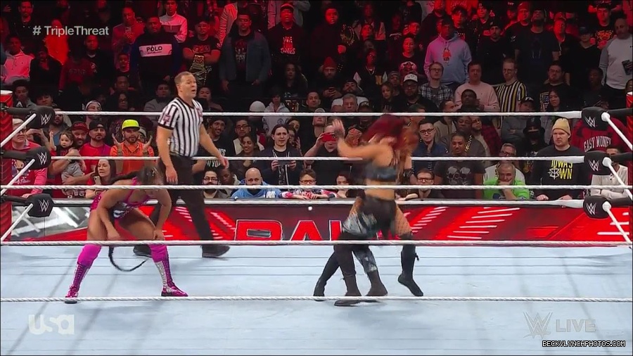 WWE_Monday_Night_Raw_2023_02_13_720p_HDTV_x264-NWCHD_mp4_008234798.jpg