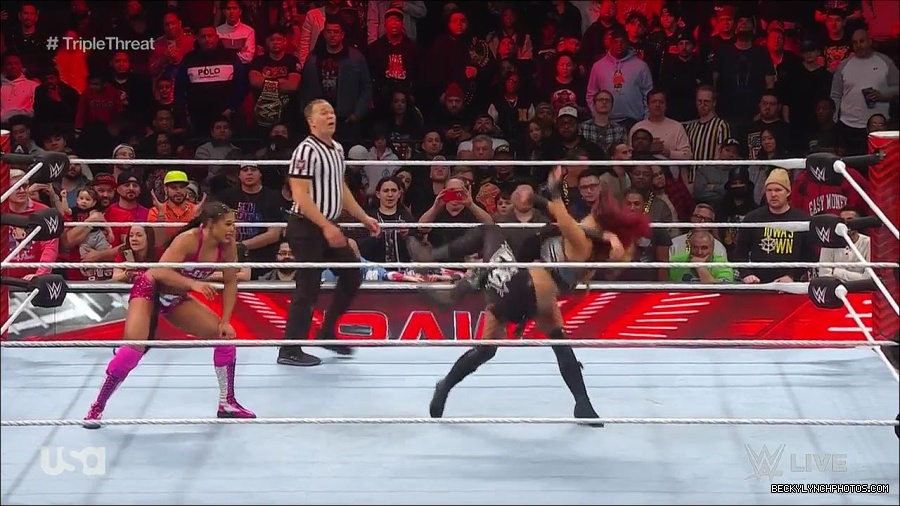 WWE_Monday_Night_Raw_2023_02_13_720p_HDTV_x264-NWCHD_mp4_008235198.jpg
