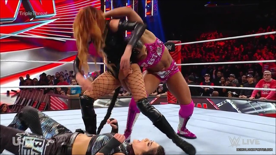 WWE_Monday_Night_Raw_2023_02_13_720p_HDTV_x264-NWCHD_mp4_008237901.jpg