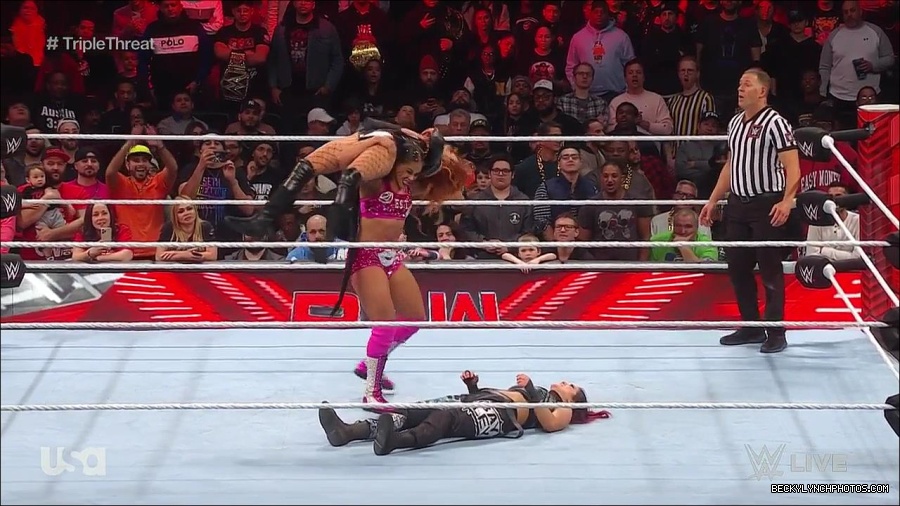 WWE_Monday_Night_Raw_2023_02_13_720p_HDTV_x264-NWCHD_mp4_008240003.jpg