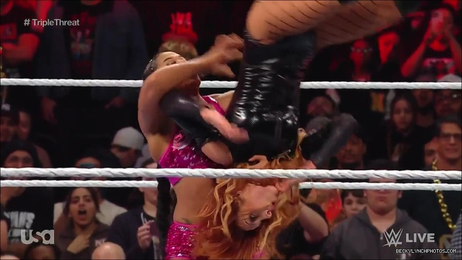 WWE_Monday_Night_Raw_2023_02_13_720p_HDTV_x264-NWCHD_mp4_008242305.jpg