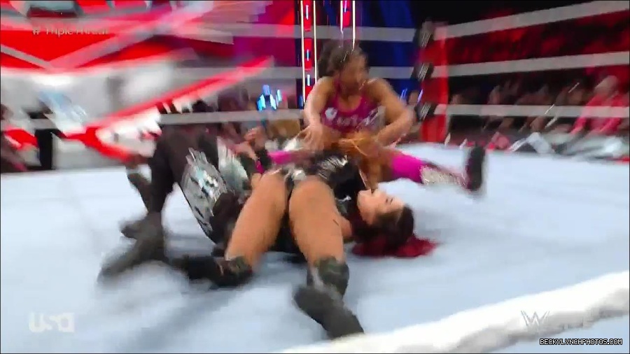 WWE_Monday_Night_Raw_2023_02_13_720p_HDTV_x264-NWCHD_mp4_008242806.jpg