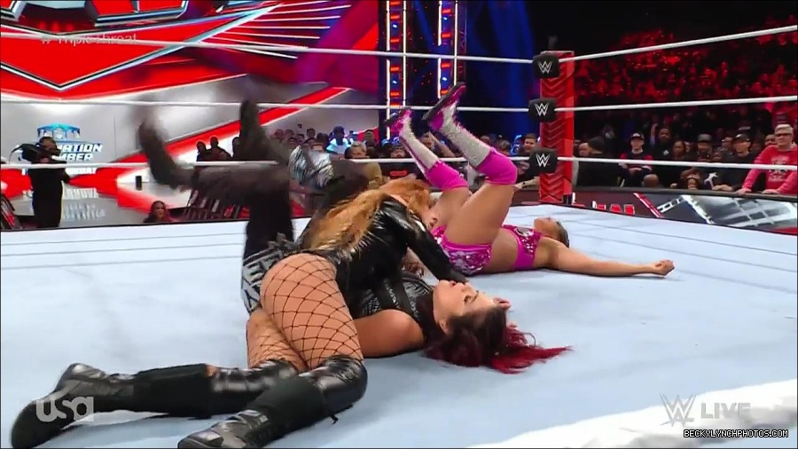 WWE_Monday_Night_Raw_2023_02_13_720p_HDTV_x264-NWCHD_mp4_008243607.jpg