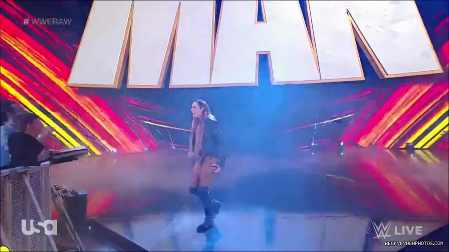 WWE_Monday_Night_Raw_2023_02_27_720p_HDTV_x264-NWCHD_mp4_006564869.jpg