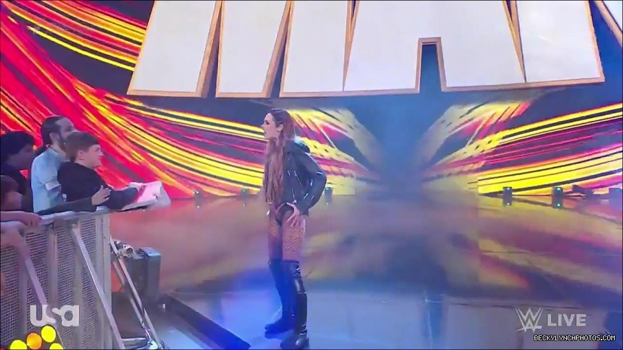 WWE_Monday_Night_Raw_2023_02_27_720p_HDTV_x264-NWCHD_mp4_006566070.jpg