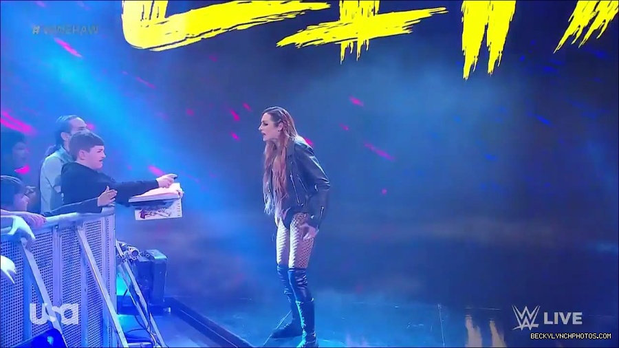 WWE_Monday_Night_Raw_2023_02_27_720p_HDTV_x264-NWCHD_mp4_006567271.jpg