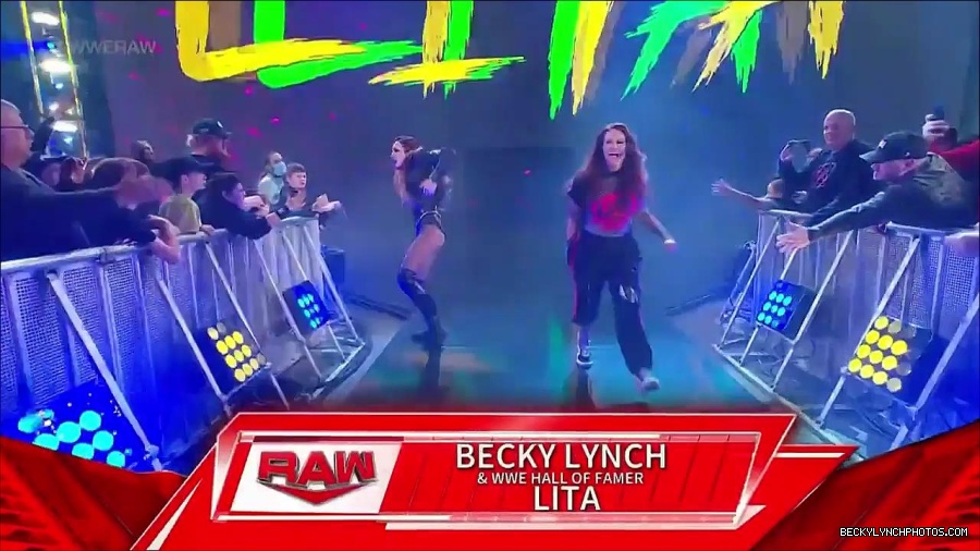 WWE_Monday_Night_Raw_2023_02_27_720p_HDTV_x264-NWCHD_mp4_006584488.jpg