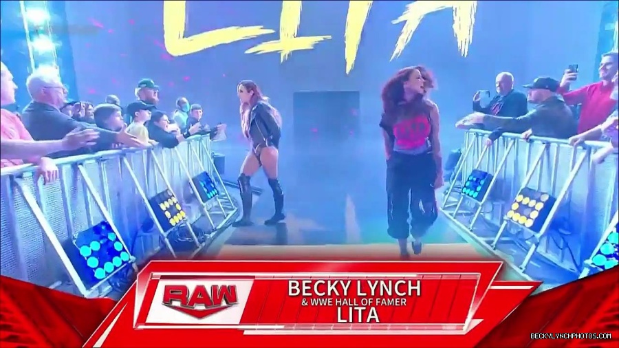 WWE_Monday_Night_Raw_2023_02_27_720p_HDTV_x264-NWCHD_mp4_006585289.jpg