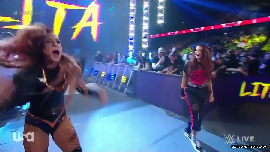 WWE_Monday_Night_Raw_2023_02_27_720p_HDTV_x264-NWCHD_mp4_006589693.jpg