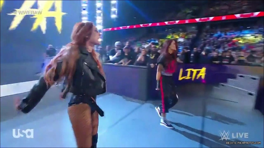 WWE_Monday_Night_Raw_2023_02_27_720p_HDTV_x264-NWCHD_mp4_006590094.jpg