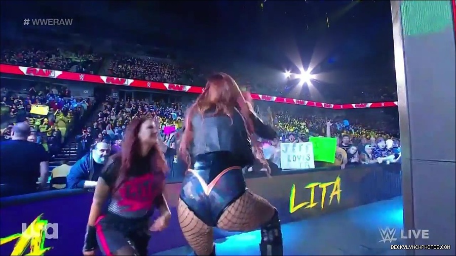 WWE_Monday_Night_Raw_2023_02_27_720p_HDTV_x264-NWCHD_mp4_006596500.jpg