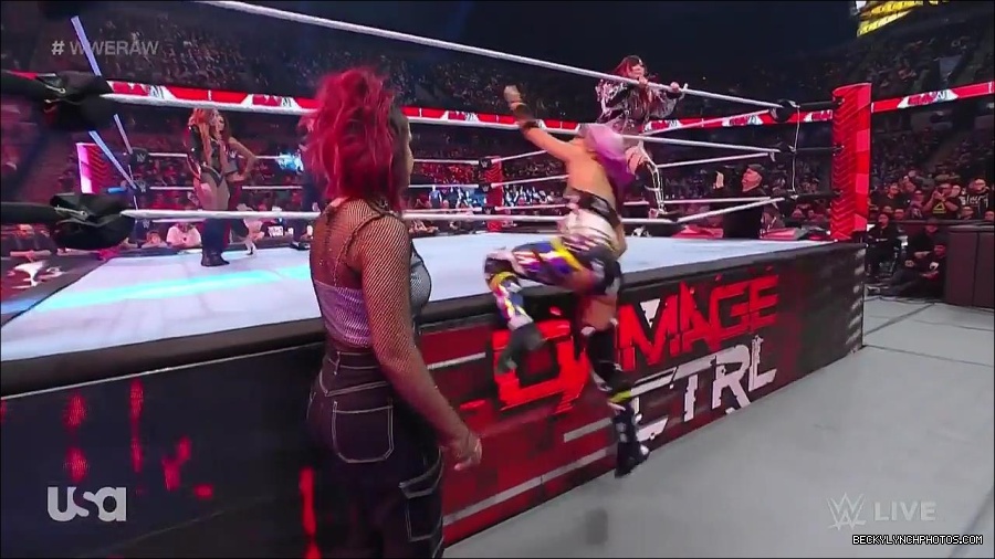 WWE_Monday_Night_Raw_2023_02_27_720p_HDTV_x264-NWCHD_mp4_006751723.jpg