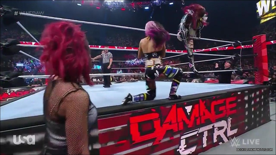 WWE_Monday_Night_Raw_2023_02_27_720p_HDTV_x264-NWCHD_mp4_006752924.jpg