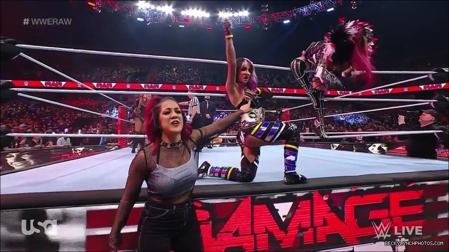 WWE_Monday_Night_Raw_2023_02_27_720p_HDTV_x264-NWCHD_mp4_006754926.jpg